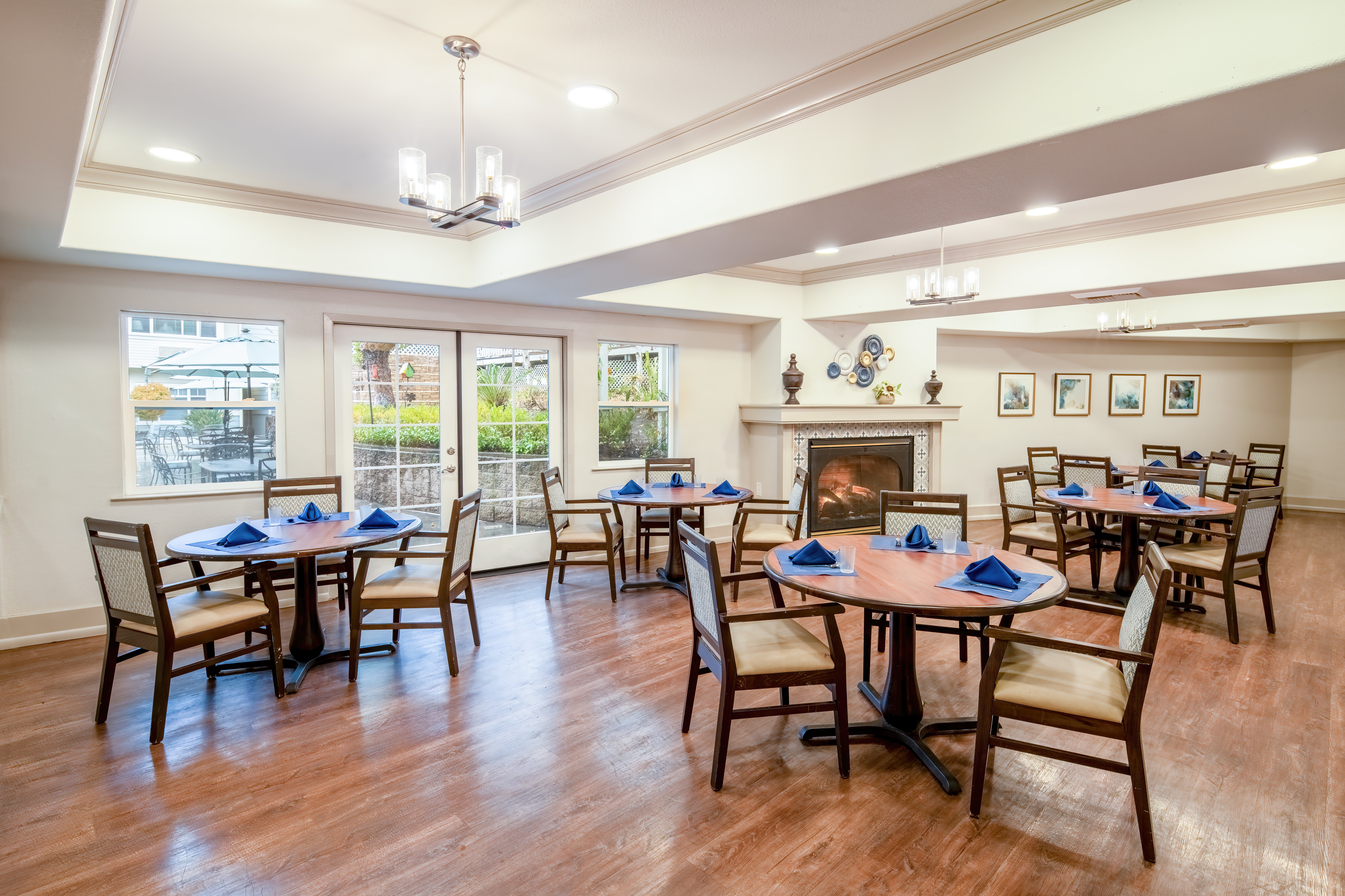 7_MC DIning_FMT_-50-Edit