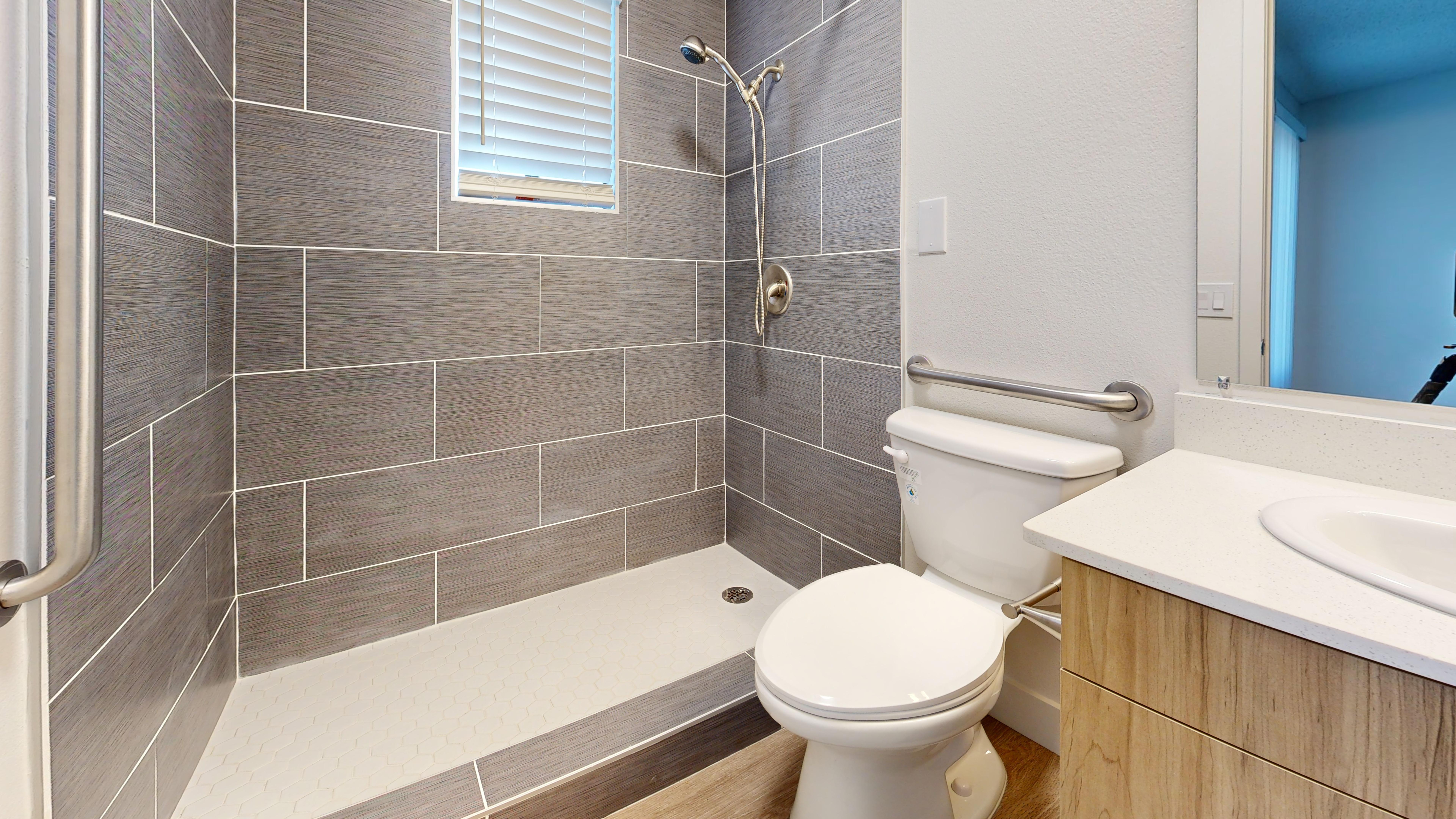 Senior-Living-The-Camelot-Two-Bedroom-Regent-890-sqft-Bathroom